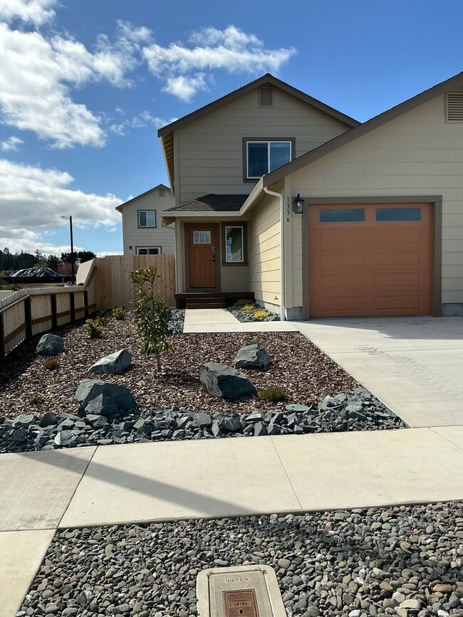 property at 1336 Washington Ct