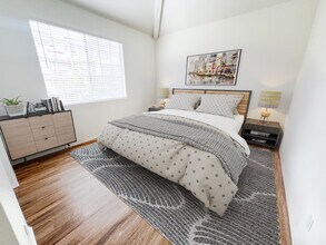 Kerwood Apartments in Los Angeles, CA - Foto de edificio - Building Photo