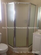 216 S Owens St in Bakersfield, CA - Building Photo - Building Photo