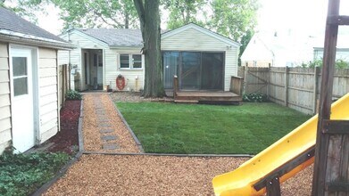 2231 Harrison St in Glenview, IL - Building Photo - Building Photo