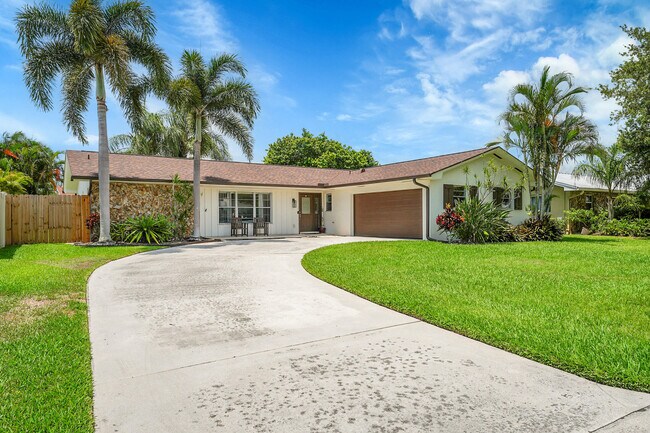 4360 Elm Ave in Palm Beach Gardens, FL - Building Photo - Building Photo