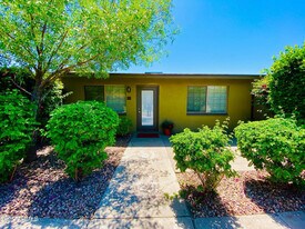 1850 E Maryland Ave in Phoenix, AZ - Building Photo