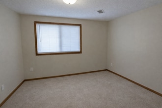 10563 Martin St NW in Coon Rapids, MN - Building Photo - Building Photo