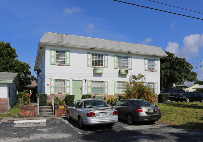 Oak Crest Apartments in Fort Lauderdale, FL - Building Photo - Building Photo