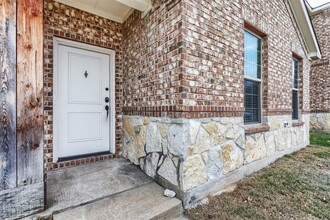 1914 Timber Oaks Dr, Unit 2 in Garland, TX - Building Photo - Building Photo