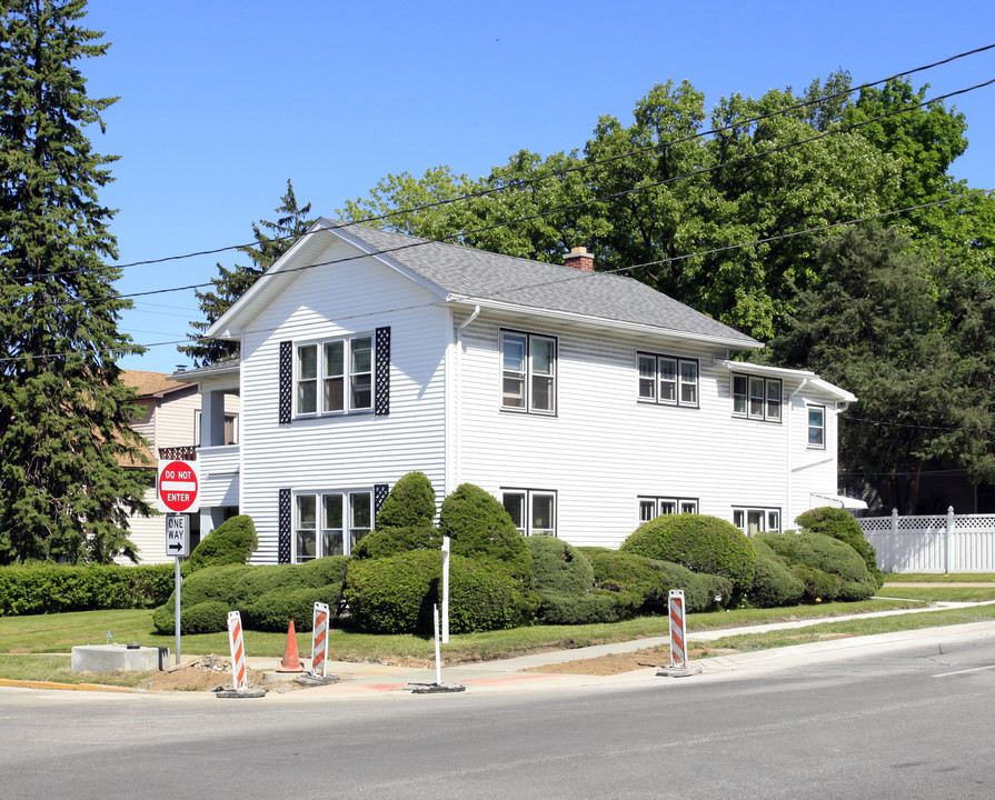 207 Jefferson St in Valparaiso, IN - Building Photo