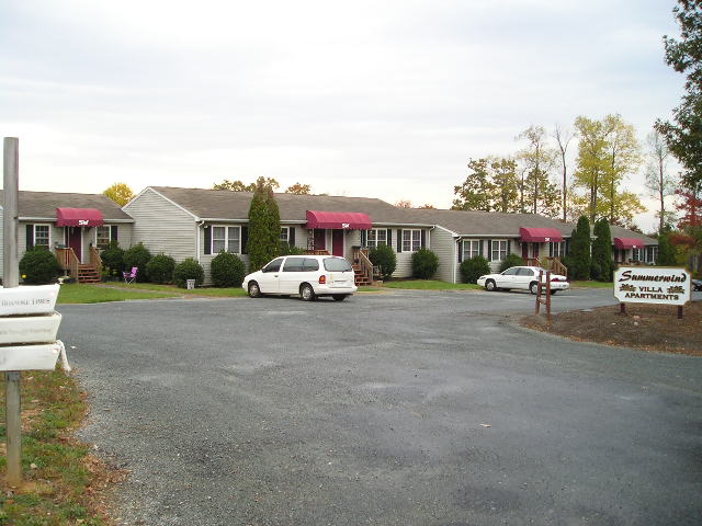 Summerwind Villa Apartments in Moneta, VA - Foto de edificio - Building Photo