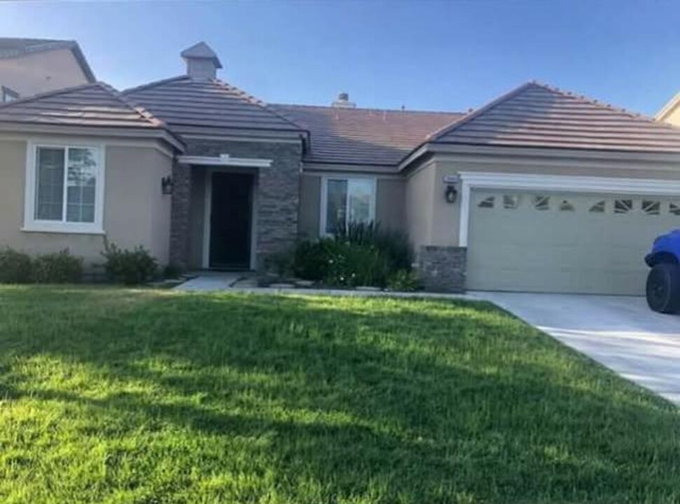 30690 Salt Point Ct in Murrieta, CA - Building Photo