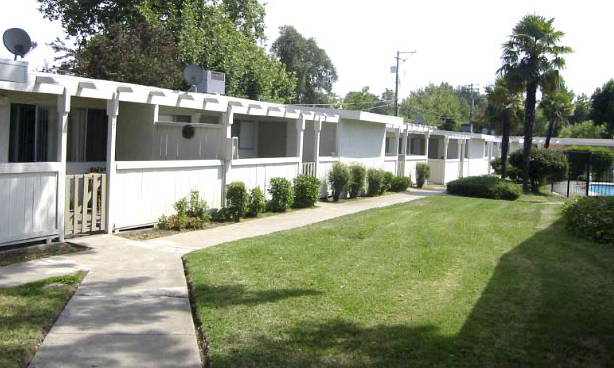 The Oaks at River College in Sacramento, CA - Building Photo