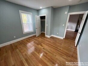 372 Oxford St, Unit 2 in Cambridge, MA - Building Photo - Building Photo