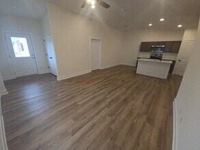 3803 S Bluelake Ct in Wichita, KS - Building Photo - Building Photo