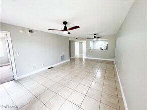 1302 Derbyshire Ct in Naples, FL - Building Photo - Building Photo