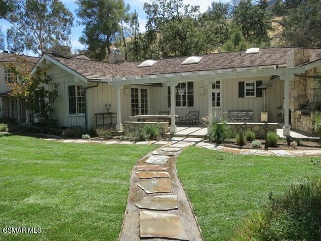 property at 5537 Round Meadow Rd