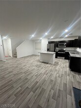 7668 Loftwood Ave in Las Vegas, NV - Building Photo - Building Photo