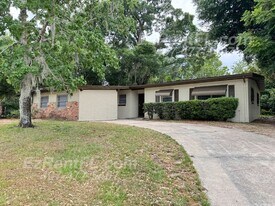 6132 Oakcrest Cir in Orlando, FL - Building Photo