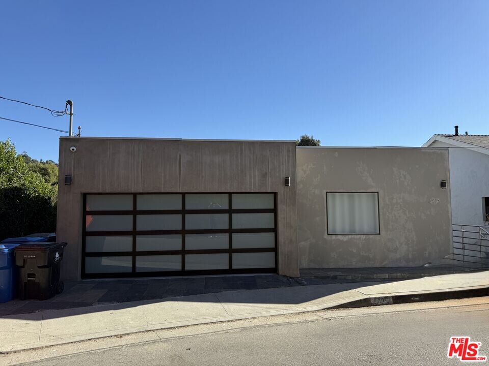 3416 Floyd Terrace in Los Angeles, CA - Building Photo