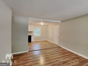 502 Fairlane Cir NW in Atlanta, GA - Building Photo - Building Photo