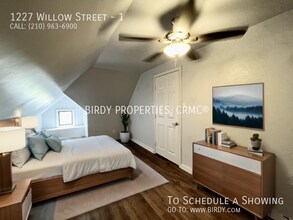 1227 Willow St in San Antonio, TX - Building Photo - Building Photo