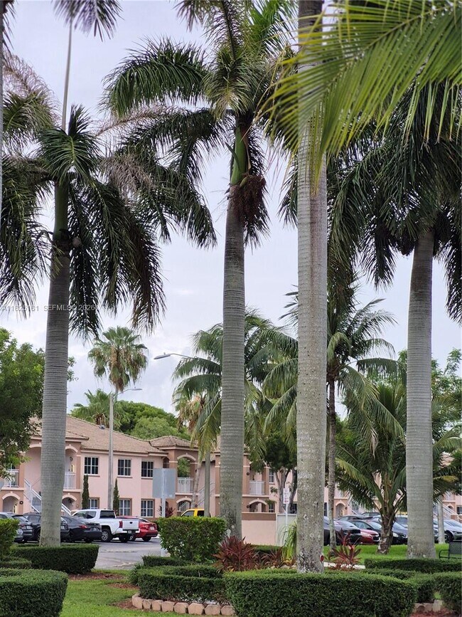 2701 SE 12th Pl in Homestead, FL - Foto de edificio - Building Photo