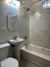 4314 N Wolcott Ave, Unit Second floor in Chicago, IL - Building Photo - Building Photo
