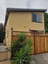 958 10th Ave in Redwood City, CA - Building Photo - Building Photo