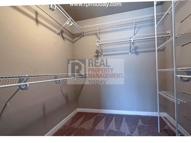 property at 1539-1541 Amethyst St SE