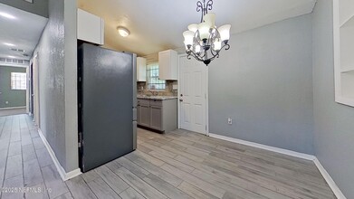 9276 Greenleaf Rd in Jacksonville, FL - Foto de edificio - Building Photo