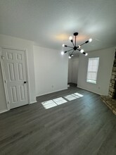 2902 Sweeney Ln in Austin, TX - Building Photo - Building Photo