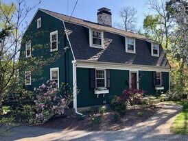 336 Dedham St in Newton, MA - Building Photo