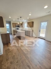 8029 Poplar Grv Ln in Powell, TN - Building Photo - Building Photo
