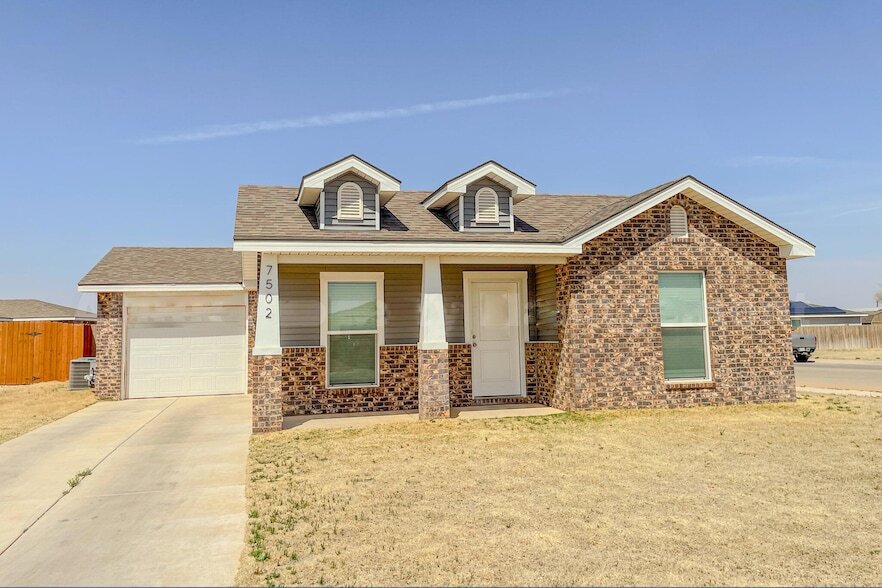 7502 28th St in Lubbock, TX - Building Photo