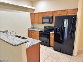 101 SE 13th St in Cape Coral, FL - Foto de edificio - Building Photo
