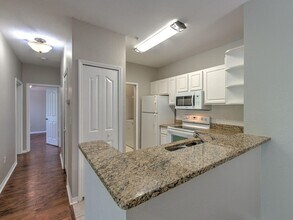 5703 Legacy Crescent Pl in Riverview, FL - Building Photo - Building Photo