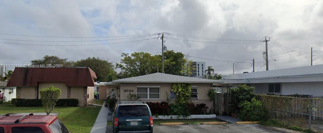 2028 Buchanan St in Hollywood, FL - Building Photo