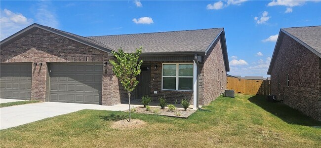 6812 Toby St in Bentonville, AR - Building Photo - Building Photo