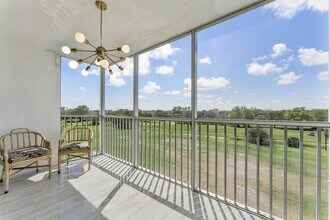 3001 S Course Dr in Pompano Beach, FL - Foto de edificio - Building Photo