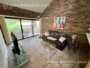 632 Coeur de Royale Dr in St. Louis, MO - Building Photo - Building Photo