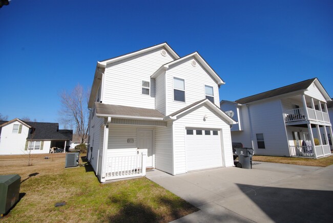 property at 3225 Belmont Cir