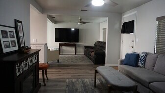 5210 43rd Terrace N in St. Petersburg, FL - Building Photo