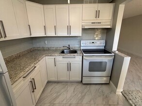 2182 NE 1st Way in Boynton Beach, FL - Building Photo - Building Photo