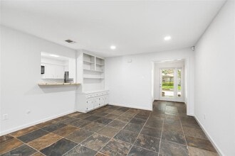 4406 Basswood Ln in Bellaire, TX - Building Photo - Building Photo