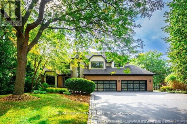 property at 12 Blackberry Pl