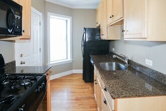 1208 W Waveland Ave, Unit 3 in Chicago, IL - Building Photo - Building Photo