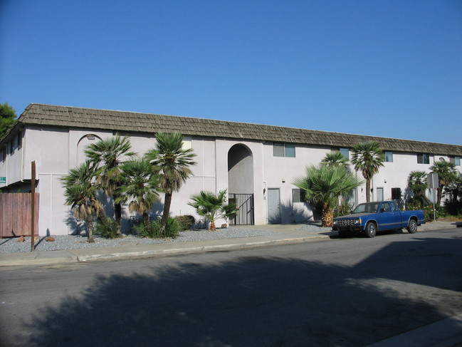 Westchester Townhouses in Bakersfield, CA - Foto de edificio - Building Photo