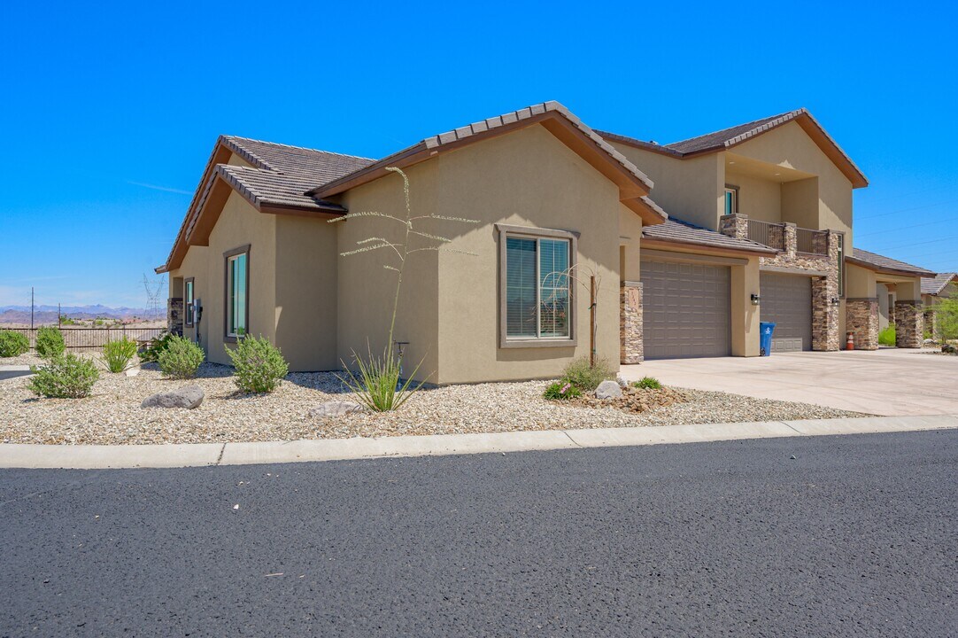 1341 River Boat Dr in Bullhead City, AZ - Building Photo