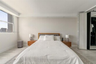 16546 NE 26th Ave in North Miami Beach, FL - Building Photo - Building Photo
