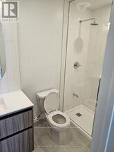 8 Beverley Glen Blvd in Vaughan, ON - Building Photo - Building Photo