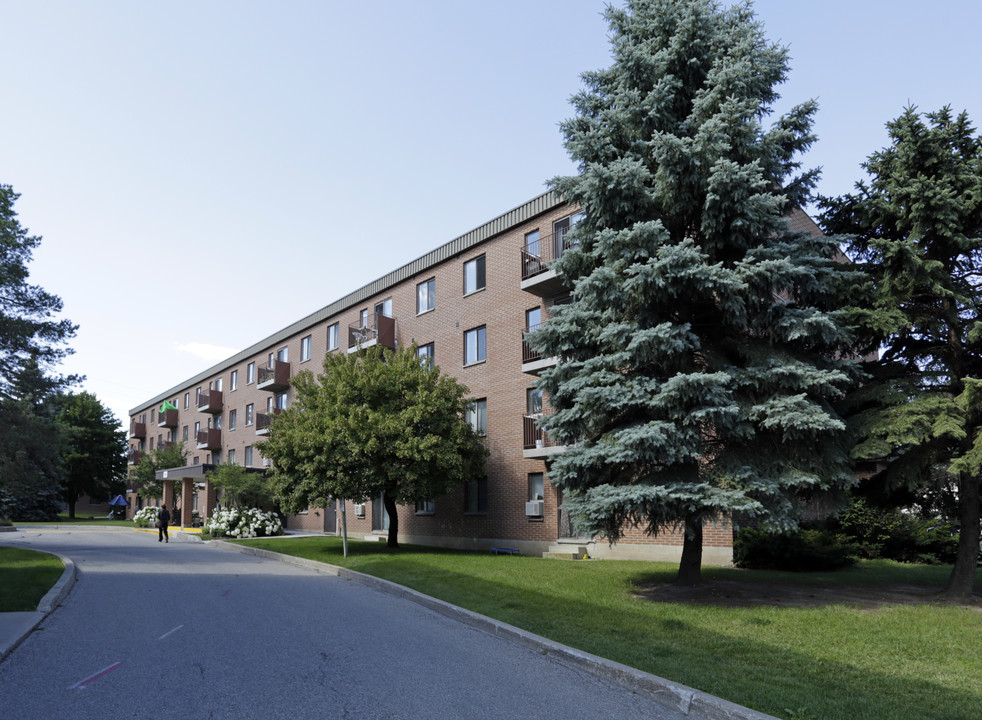 Northfield Gardens in Waterloo, ON - Building Photo