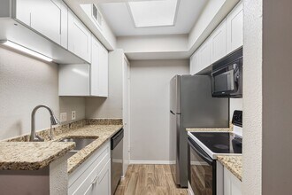 66 Brees Blvd in San Antonio, TX - Building Photo - Building Photo