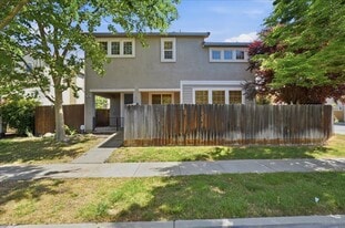 2803 Crested St in West Sacramento, CA - Building Photo